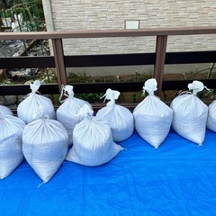  土嚢(土・砂利)
