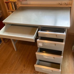【頑丈美品】スチール製事務机（コクヨ）の画像