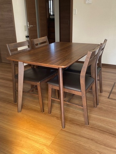 ダイニングテーブル