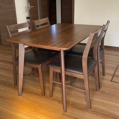 ダイニングテーブル