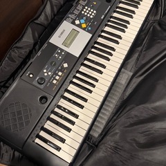 YAMAHA キーボード　PSR E223の画像