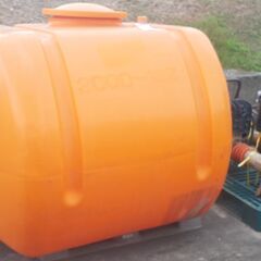 ﾛｰﾘｰﾀﾝｸ2000L　水漏れあり、要修理　キャンセルの為受付...