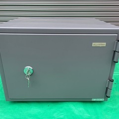 鍵付き金庫中古品