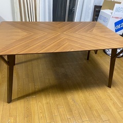 ダイニングテーブル