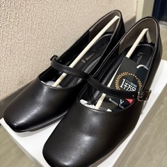 新品　パンプス　黒　ヴァレンチノ　23cm　