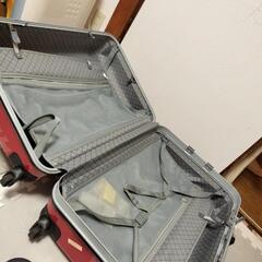 海外サイズのスーツケースの画像