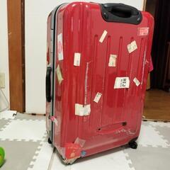海外サイズのスーツケースの画像