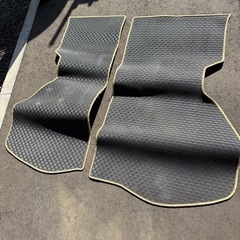アルファード30系後期ラゲッジマットと2列目