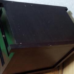古い収納箱の画像