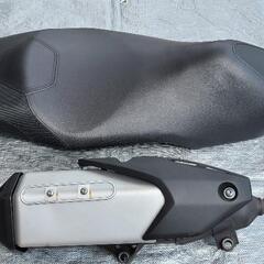 ADV150  マフラーとシート