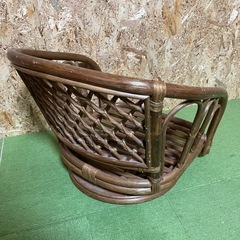 ラタン 回転座椅子の画像