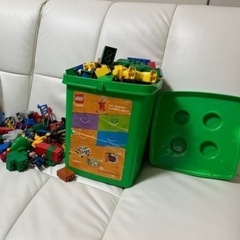 レゴブロック　緑の箱　たくさん