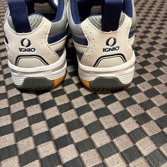 体育館シューズの画像