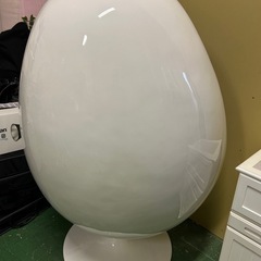 「エッグチェア（ボールチェア）」の画像