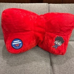 名探偵コナン　蝶ネクタイ型ぬいぐるみ　クッション