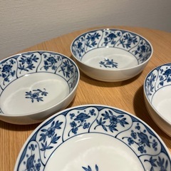 たち吉　青い花柄 陶器ボウル 4枚セットの画像