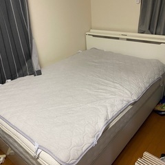 【GW中】ニトリ　ダブルベッド(フレームのみ)／引取り