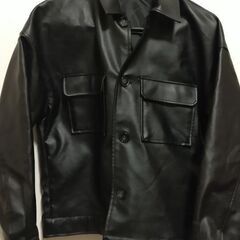 美品　AvailフェイクレザージャケットМサイズ（レディースL相当）
