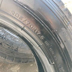 2024年製 ほぼ新品トラックタイヤ夏 205/70R17.5 115/113 6本 新品時のイボ残りあり 搬送車中型トラックの画像