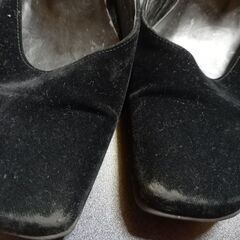 パンプス(黒ベルベット布)中古。の画像
