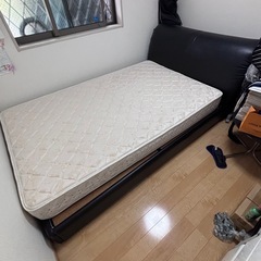 セミダブルベッド