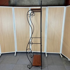 ハンガーラック　アンティーク調　オシャレ　家具　ラック　棚の画像