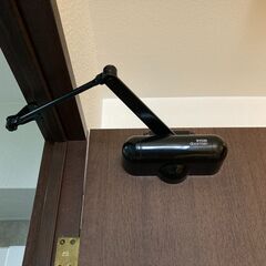 ドア 建具 184cm×69cm×3.5cm ドアクローザー・ハンドルレバー・丁番付きの画像