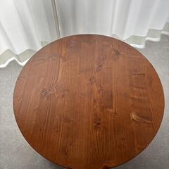 折りたたみ丸テーブルの画像