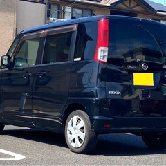 サマーバーゲンSALE開催中🌊7月5日(土)〜背の高い軽自動車！日産 ルークス🚗✨ スズキのパレットのOEM車です！そのため見た目もそっくり😊フルセグテレビ、Bluetooth、パワースライドドア、キーレスエントリー、プッシュスタート、ETCなどがついたイチオシ車両🎊現車確認大歓迎です🎵の画像