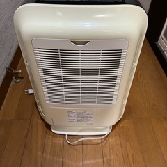 TOSHIBA　東芝　除湿乾燥機　RAD-DN70 　2011年製　除湿機　デシカント方式　衣類乾燥　部屋干し
の画像