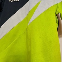 サッカートレーニングシャツJr.用　adidas イエローブラックの画像