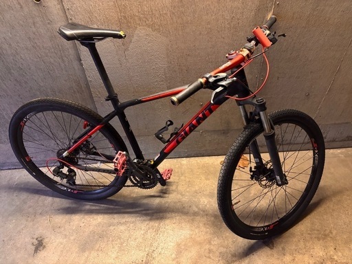 今日引き取りの方限定3000円オフ！【⠀18時以降】GIANT ATX マウンテン