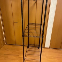⭐️GWセール⭐️美品⭐️スチールラック🟪色：黒🟪幅91×奥行き46×高さ181cm🟪ハンガー掛け付き（写真の上段参照）🟪キャスター付（ストッパー付）🟪の画像