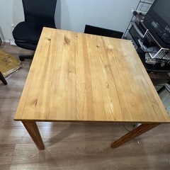 IKEAダイニングテーブル
