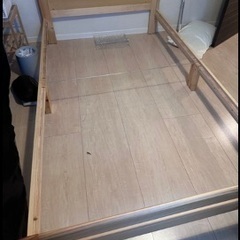 中古のセミダブルベッドになります、の画像