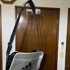 【値下げ】adidas ショルダーバックの画像