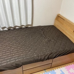 セミダブルベッド