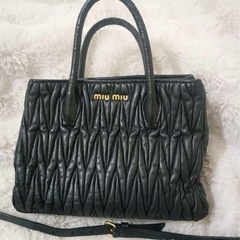 MIU MIU ブラック ショルダーバッグ