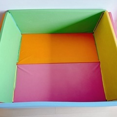 Foldaway ベビーサークルプレイマット　ボールプール