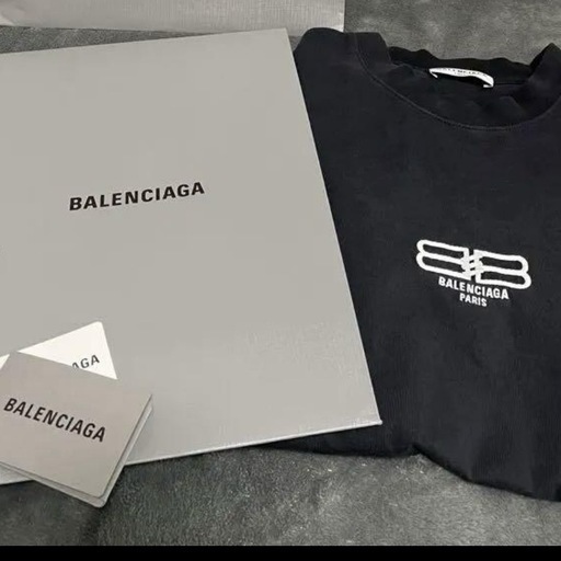 バレンシアガのT シャツ！！確実正規品！