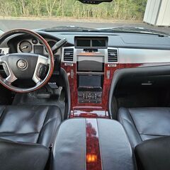 キャデラック エスカレード 2007年式 83,125KMの画像