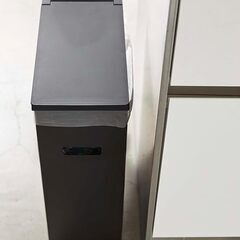 [新品未使用]山崎実業(Yamazaki) スリム蓋付きゴミ箱 2個組 ブラック 約W19×D40×H54cm(1個あたり) タワー 折り畳んで運べる 5206の画像