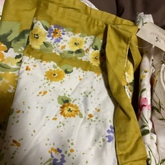 新品エプロン　四枚の画像