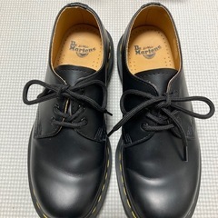 美品　ドクターマーチン　UK4(23〜23.5cm)