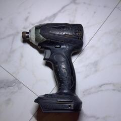 マキタ　インパクトドライバー　TD133D（本体のみ）