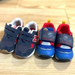 13.5 アンパンマン　ニューバランス　スニーカー