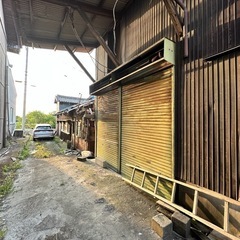 ガレージ探されてる方向けかなぁ😅古倉庫二軒セット貸し🧡地域最安ですよ〜🩵 − 福岡県