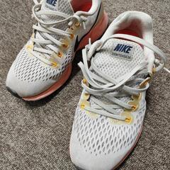 【お値下げ】NIKE（ナイキ）ランニングシューズ　ズームペガサス
の画像