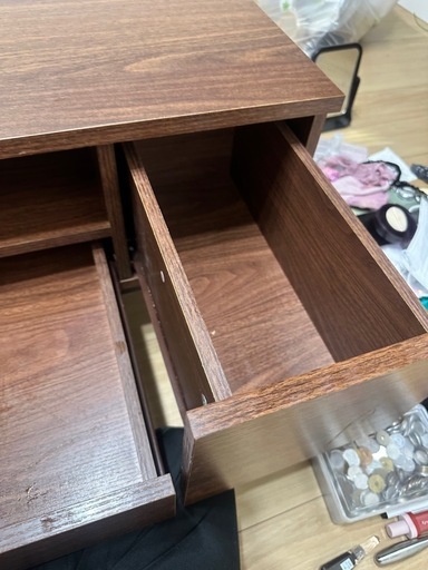 引き出し付きテーブル