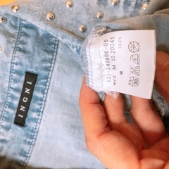 イング　INGNI  スタッズ付き　デニムシャツ　Mサイズ の画像